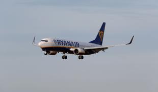 Grožnja z bombo na letalu Ryanaira