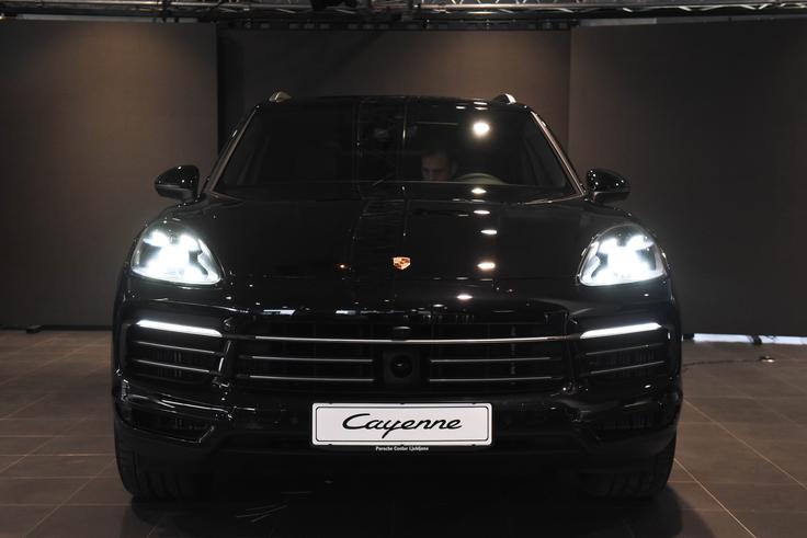 Sprva sta na voljo le običajna izvedenka in nekoliko športnejša S. Januarja prihaja turbo, spomladi e-hybrid in šele poleti dizelski agregat. | Foto: Gašper Pirman