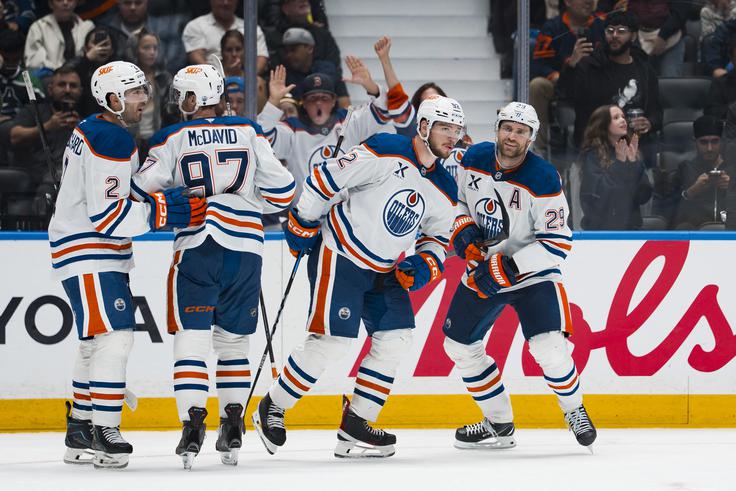 Edmonton je na gostovanju na zahodu Kanade dosegel kar devet zadetkov. | Foto: Reuters