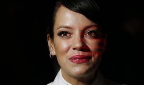 Lily Allen o glasbeni sceni brez dlake na jeziku (video)