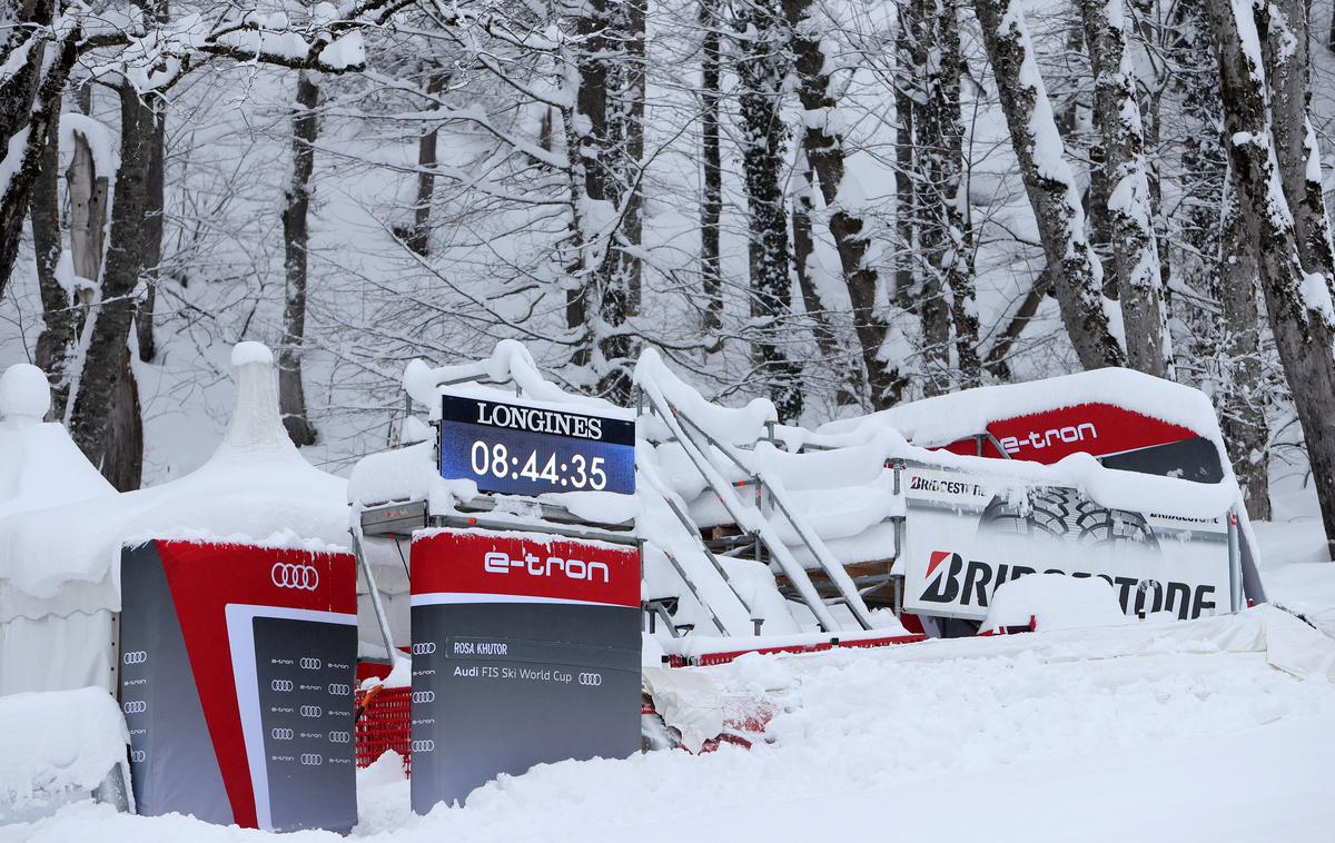 Soči sneg | Narava je v Sočiju premagala organizatorje. Sobotno tekmo so morali zaradi obilnih snežnih padavin odpovedati. | Foto Getty Images