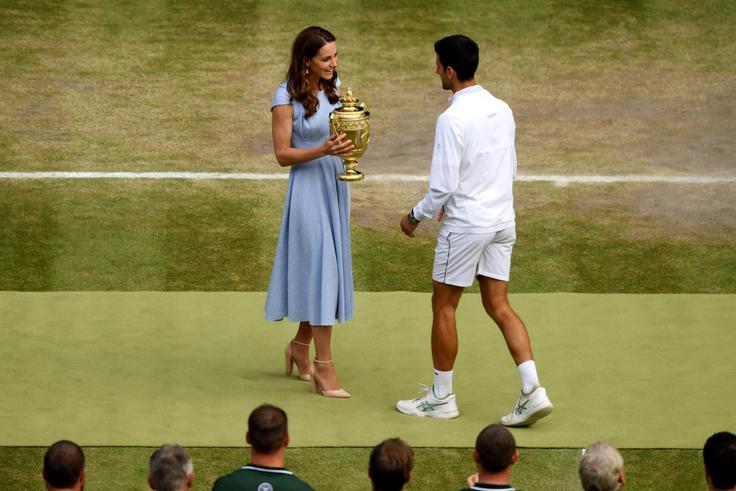 Lani je po epskem finalu zmagal Novak Đoković. Letos lovorike ne bo mogel braniti. | Foto: Getty Images