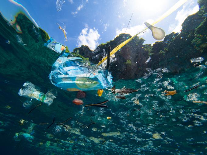 V oceanih se vsako leto znajde med 100 in 200 milijonov ton plastike. | Foto: Thinkstock
