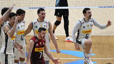 Italijani navdušili na SP presenečenj, Belgijci gladko prek Fincev