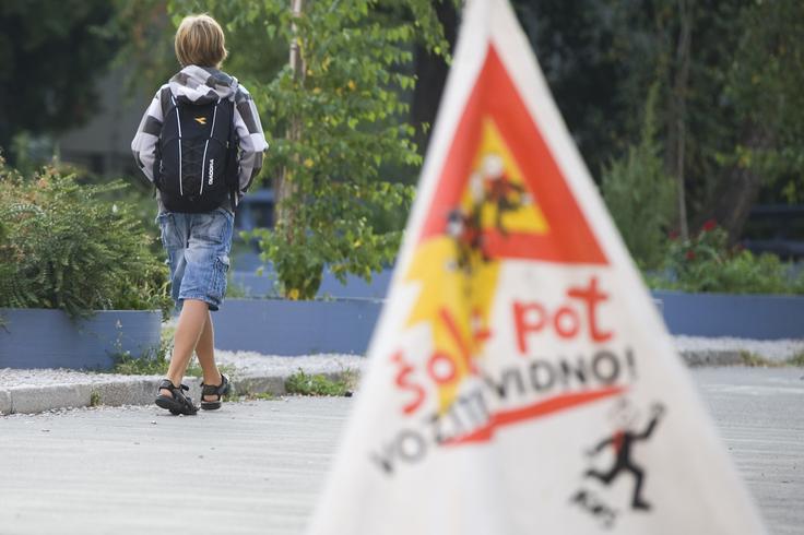 Ko ne vedo, kako se soočiti s težavami, vse več izostajajo od pouka. | Foto: Bor Slana