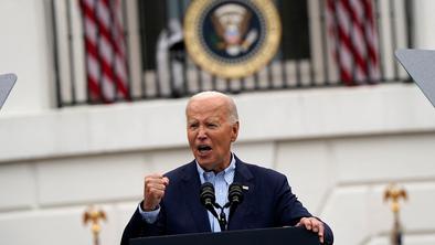 Biden znova zagotovil, da se ne bo umaknil iz predsedniške tekme