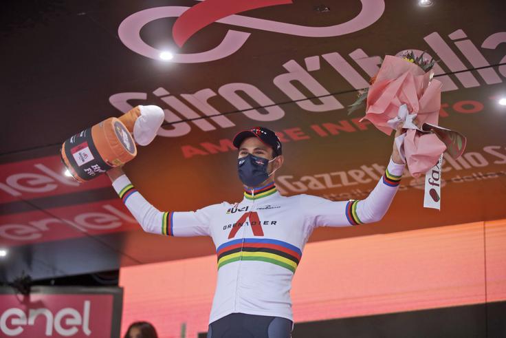 Filippo Ganna - Giro 2020 104. izvedba Gira se je včeraj v Torinu začela s prologom. Zmaga in s tem prva rožnata majica na letošnji dirki je pripadla domačinu Filippu Ganni. | Foto: Guliverimage/Vladimir Fedorenko