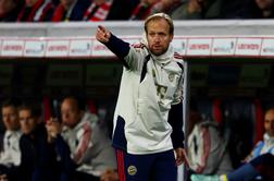 Bayern brez trenerja dobil derbi kroga, visok poraz Bayerja