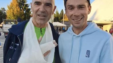 Predsednik Kolesarske zveze Slovenije padel na dogodku Primoža Rogliča