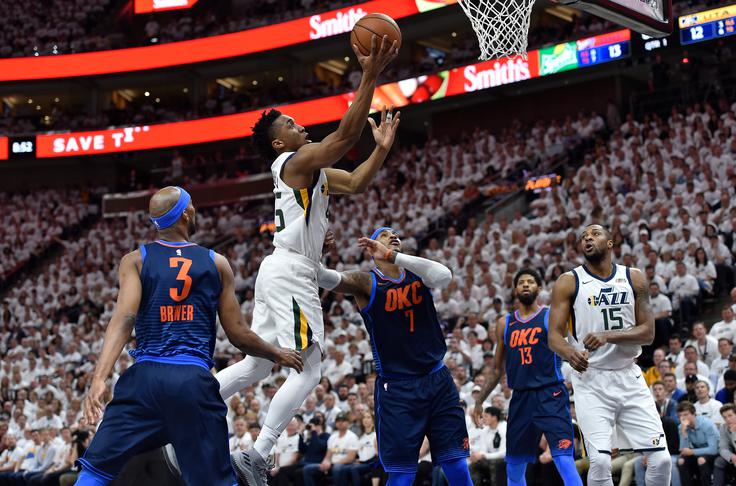 Donovan Mitchell je k tretji zmagi Utaha v konferenčnem četrtfinalu (113:96) prispeval 33 točk in sedem skokov. | Foto: Getty Images