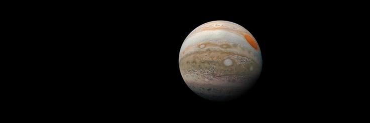 Kompozicija treh fotografij Jupitra, ki jih je leta 2019 posnela sonda Juno.  | Foto: NASA