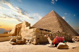 Egiptu iz Velike Britanije vrnili ukradeno ploščo iz Karnaka