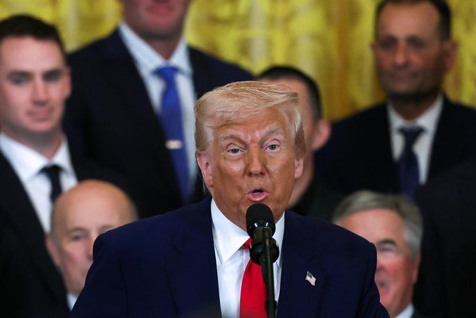 Trump tik pred odobritvijo načrtov za napad na Iran: Potrpljenje mi je pošlo