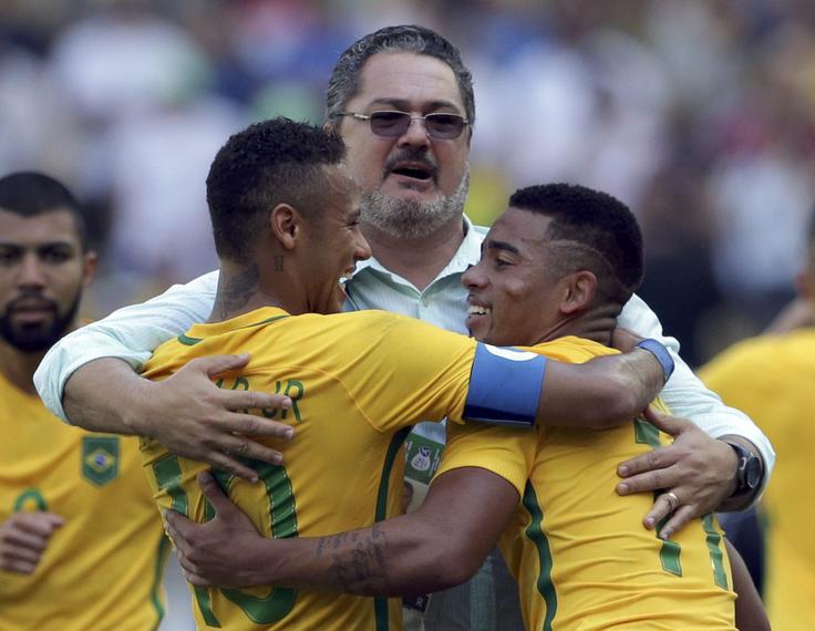 Brazilski selektor Rogerio Micale je trdno odločen, da bodo njegovi izbranci dosegli tisto, o čimer je domovina sambe sanjala več desetletij. | Foto: Reuters