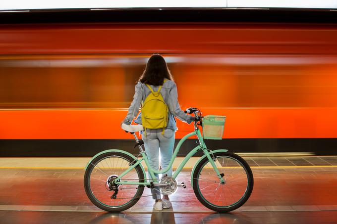 Če uporabljate kombiniran prevoz, pomislite tudi na praktičnost.  | Foto: Getty Images