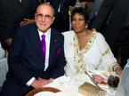 Clive Davis, glasbeni menerdžer
