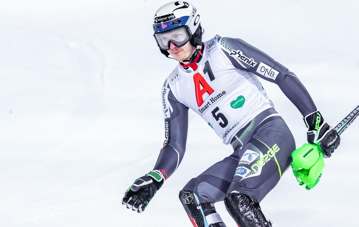 Henrik Kristoffersen | Henrik Kristoffersen je izgubil boj za čelado. | Foto Sportida