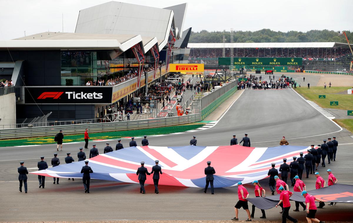 Silverstone F1 | Spektakel v Silverstonu si bilo lahako letos ogledalo 140 tisoč ljubiteljev formule 1. | Foto Reuters