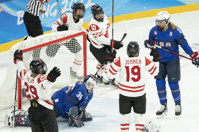 ZDA Kanada ženski hokejski turnir Peking 2022 | Kanadčanke so s 4:2 premagale ZDA in osvojile prvo mesto v skupini. V četrtfinalu jim bo nasproti stala Švedska. | Foto Guliverimage