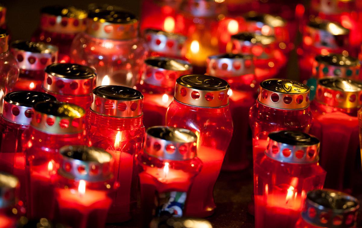 Sveče | "Število prižganih sveč na grobu ne bi smelo biti merilo našega spoštovanja do pokojnih," so poudarili na ministrstvu.  | Foto Urban Urbanc/Sportida