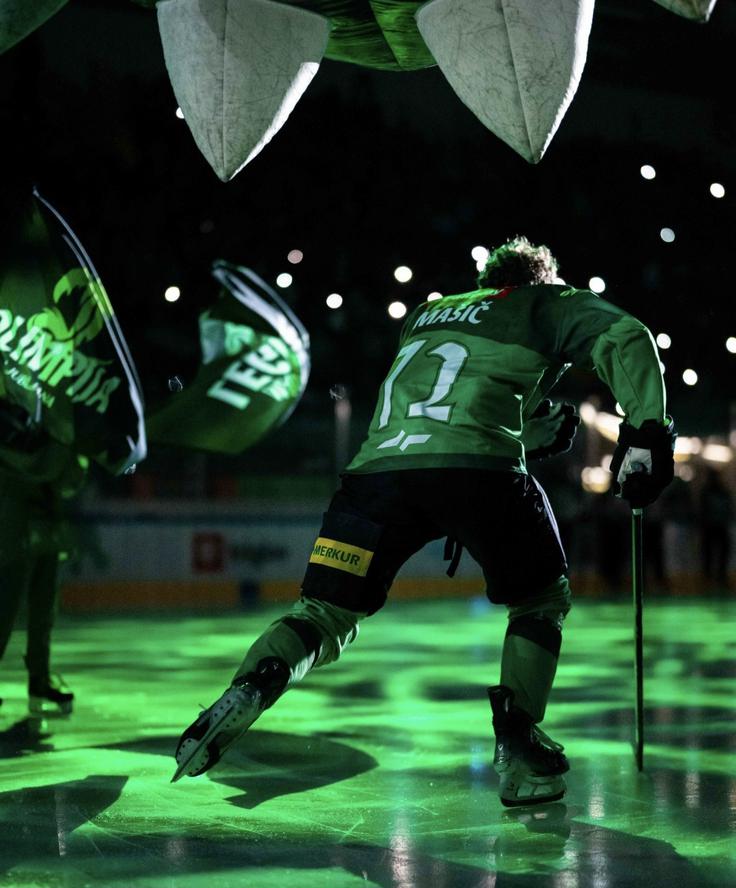"Korak za korakom. Je pa zagotovo cilj, da nekoč zaigram še v kakšni boljši ligi, da se v njej dokažem in tam tudi obdržim." | Foto: HK Olimpija