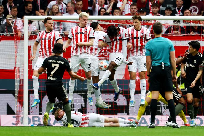 Freiburg - Bayern München | Bayen München je po preobratu slavil zmago v Freiburgu. | Foto Reuters