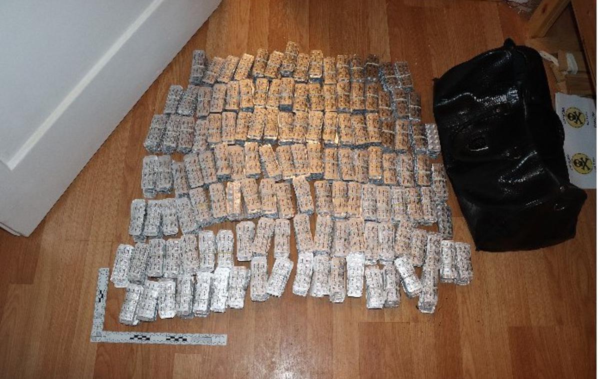 prepovedane droge | Med zaseženimi prepovedanimi drogami so bile poleg klasičnih tudi prepovedane snovi v obliki žele bonbonov in elektronskih cigaret (vejpi), ki so zaradi svoje oblike in okusov še posebej privlačne mlajši populaciji, so pojasnili na Generalni policijski upravi (GPU).  | Foto GPU