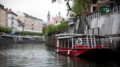 Z gladine Ljubljanice je mesto drugačno (foto)