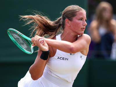 Mlada Ida Wobker spoznala nemilost wimbledonskih pravil #video