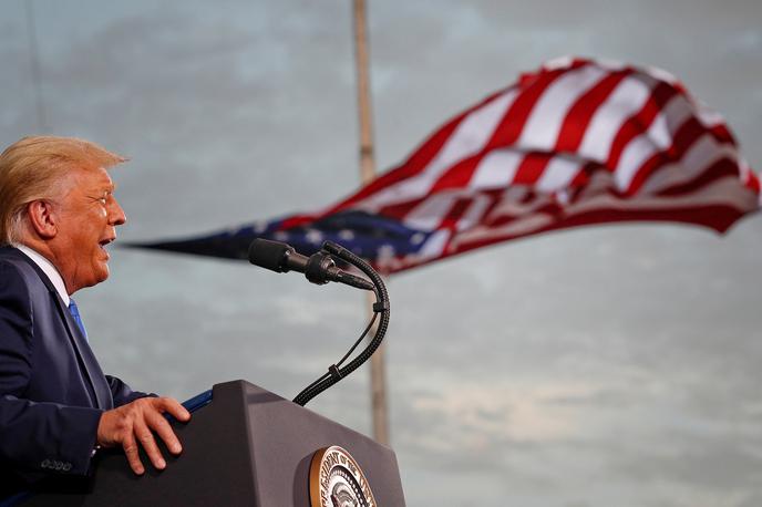 Donald Trump, zastava, govor | Foto Reuters