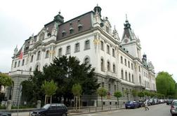Ljubljanske fakultete izplačale za več kot milijon evrov dodatka za pripravljenost 
