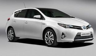 Toyota auris zdaj bolj prepoznavna in prilagojena hibridnim elementom