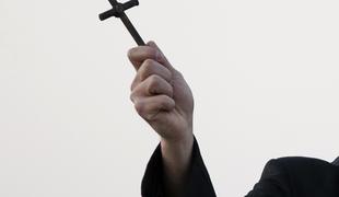 Duhovnik, ki je priznal pedofilijo, storil samomor