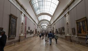 Vse slabše stanje v Louvru: zaradi nevarnosti zaprli eno od galerij
