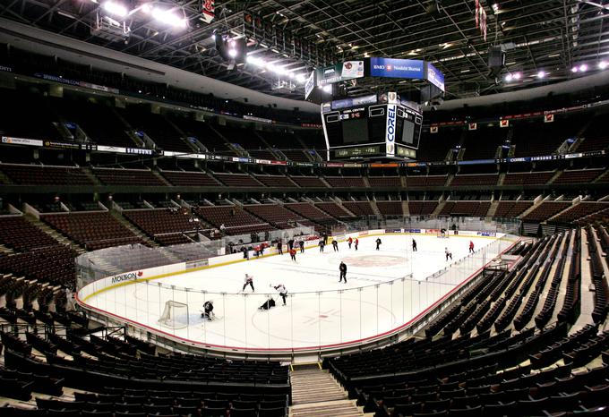 Trening v prazni hokejski fvorani v Torontu med "lockoutom" leta 2005. | Foto: Reuters
