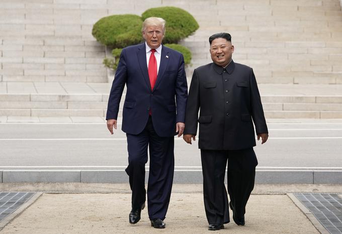 Donald Trump se je v času, ko je bil predsednik ZDA, kar trikrat srečal s severnokorejskim diktatorjem Kimom Džong Unom. | Foto: Reuters