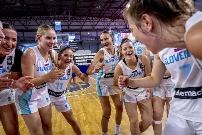 sovenska košarkarska reprezentanca, U18 | Mlade Slovenke so se uvrstile v izločilne boje. | Foto FIBA