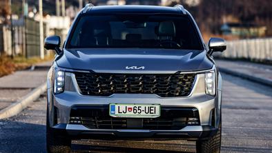 Eno najbolj udobnih in prostornih vozil SUV, ki ma tudi zanimive dodatke #video