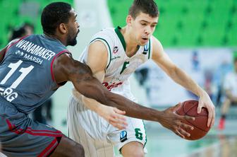 Olimpija se je v boju z Bambergom in sodniki prebudila prepozno