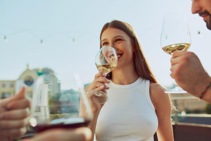 ženska, dekle, družba, prijatelji, poletje | Foto Shutterstock