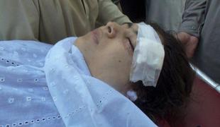 Operacija pakistanske deklice, ki so jo talibani ustrelili v glavo, uspešna