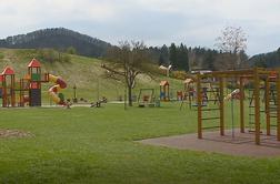 26-letnik v Velenju hudo prestrašil in poškodoval kar nekaj ljudi  #video