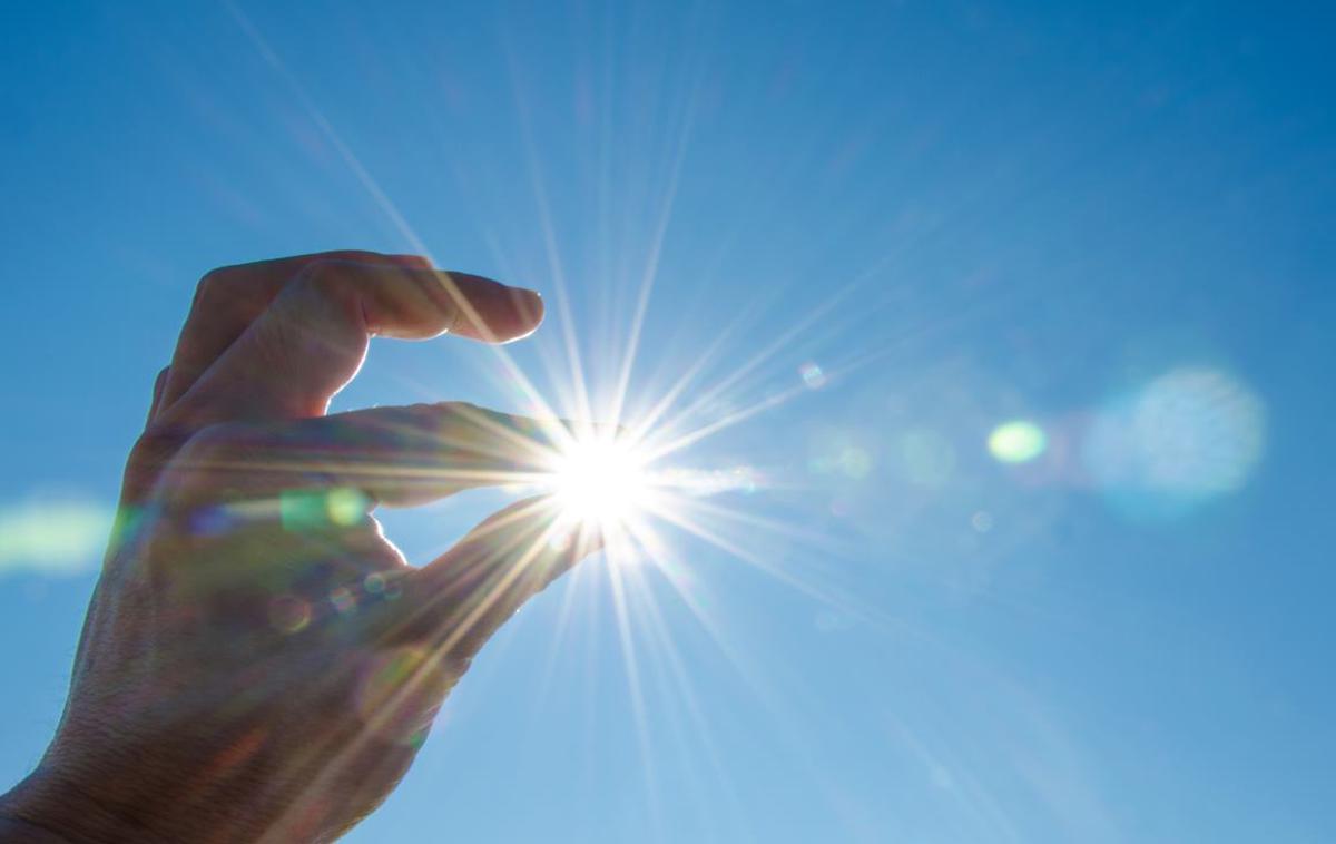 Sonce, sončen dan | Letošnji maj bo izstopal po izjemno majhnem številu sončnih ur, pravijo na agenciji za okolje. | Foto Thinkstock