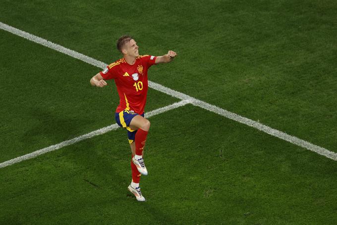 Dani Olmo za vodstvo Španije z 2:1. | Foto: Reuters