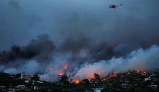 V Grčiji že pet požarov, umrlo je 74 ljudi. #video #foto