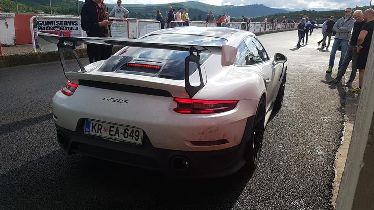 Novi porsche GT2 RS na slovenskih cestah. | Foto: Gregor Pavšič