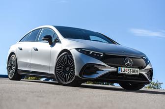 Manj stresno do Berlina kot po Sloveniji? Analiza osupljivega mercedesa.