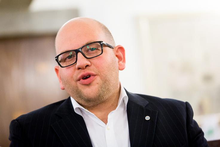 "Odgovornost in čast je voditi Olimpijo," pravi novi predsednik Miha Butara, sicer pomočnik  generalnega direktorja Slovenskih železnic. Klub in generalni sponzor sta se dogovorila za podaljšanje sodelovanja za še eno leto. Butara je bil v začetku meseca izbran tudi na podpredsedniško mesto Hokejske zveze Slovenije.  | Foto: Žiga Zupan/Sportida
