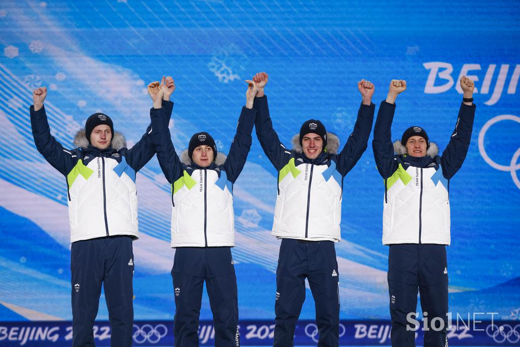 Peking, podelitev medalj, Peter Prevc, Cene Prevc, Timi Zajc, Lovro Kos