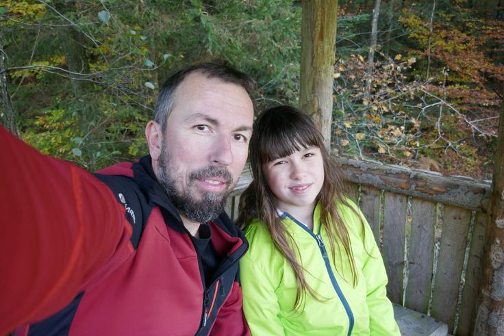 Dekličin oče za informacije o Juliji in njeni mami ponuja 50 tisoč evrov nagrade. | Foto: osebni arhiv/Lana Kokl